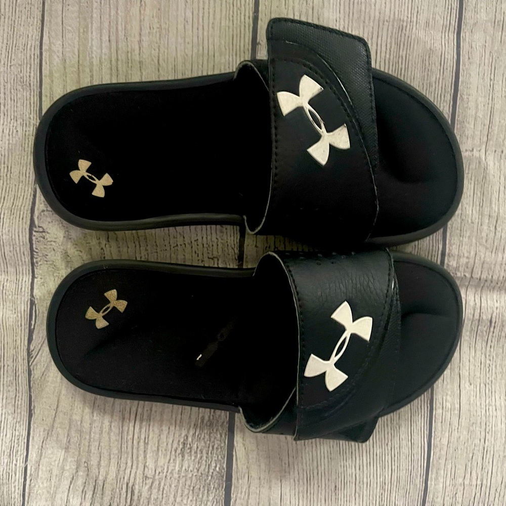 Under Armor boys black sandals 2